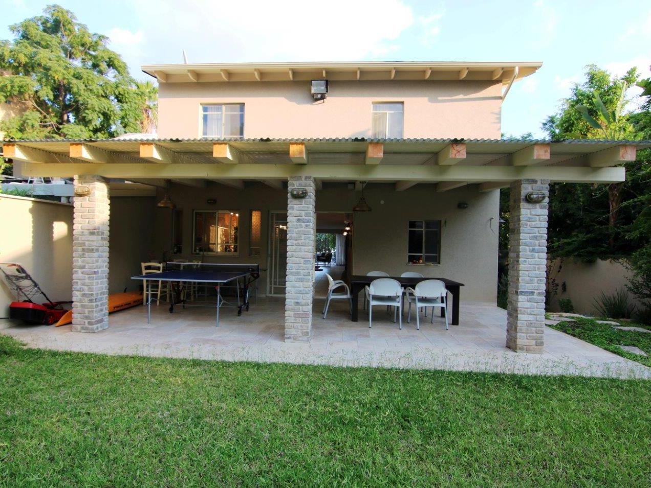 בית למכירה בפתח תקווה